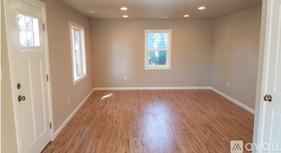 Burien House: South 137th Street