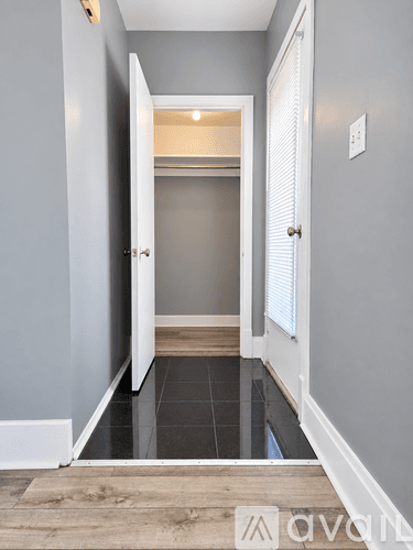 Charleroi Apartment: 206 Lookout Avenue