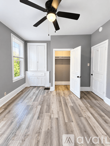 Charleroi Apartment: 206 Lookout Avenue