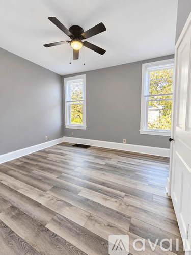 Charleroi Apartment: 206 Lookout Avenue