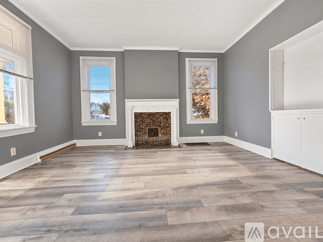 Charleroi Apartment: 206 Lookout Avenue