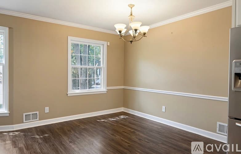 Leawood House: 2008 West 84th Street