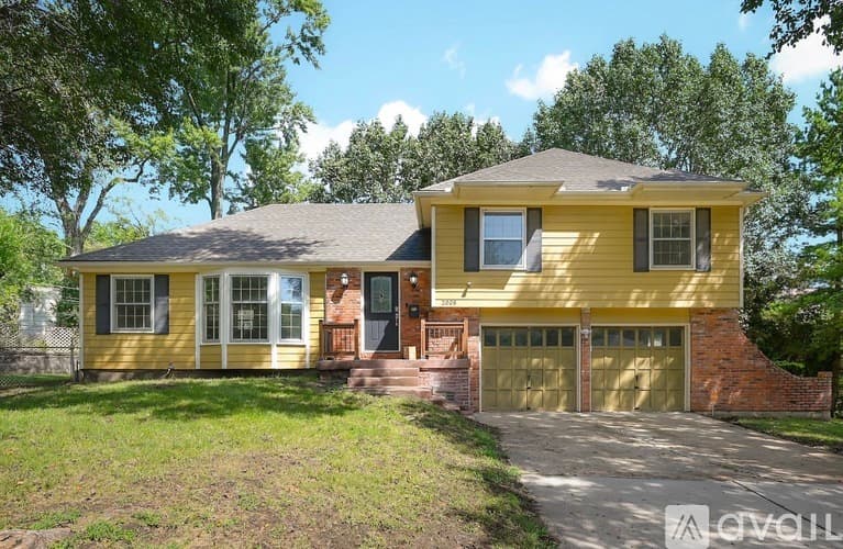 Leawood House: 2008 West 84th Street
