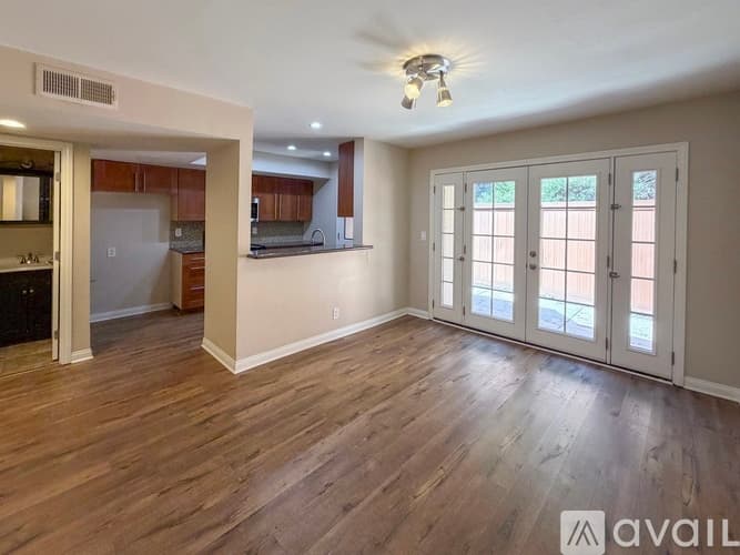 Agoura Hills Townhome: 4109 Yankee Dr