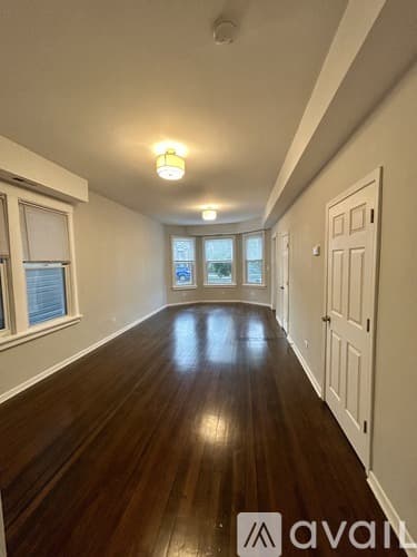Chicago Apartment: 2955 North Gresham Avenue