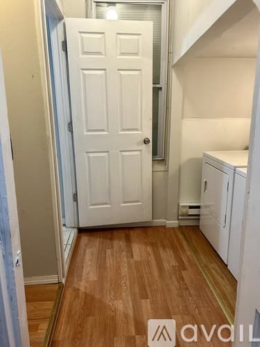Chicago Apartment: 2955 North Gresham Avenue