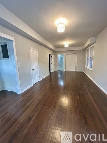 Chicago Apartment: 2955 North Gresham Avenue
