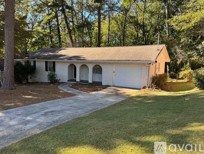 Decatur House: 2791 Knollview Dr
