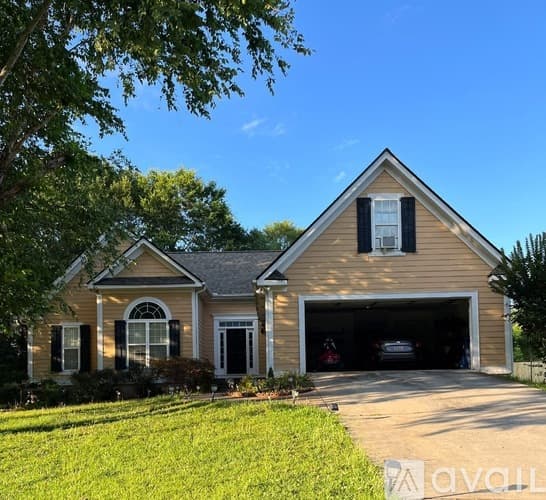 Athens House: 420 Wood Lane