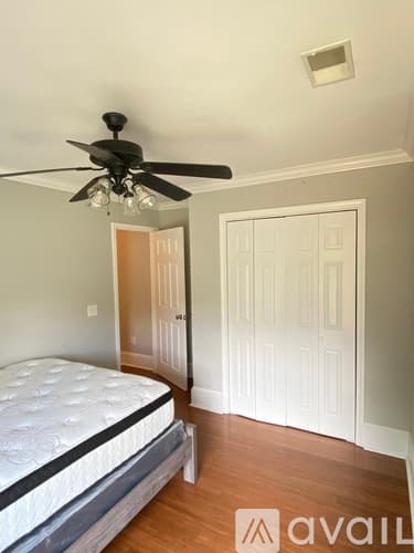 Athens House: 420 Wood Lane