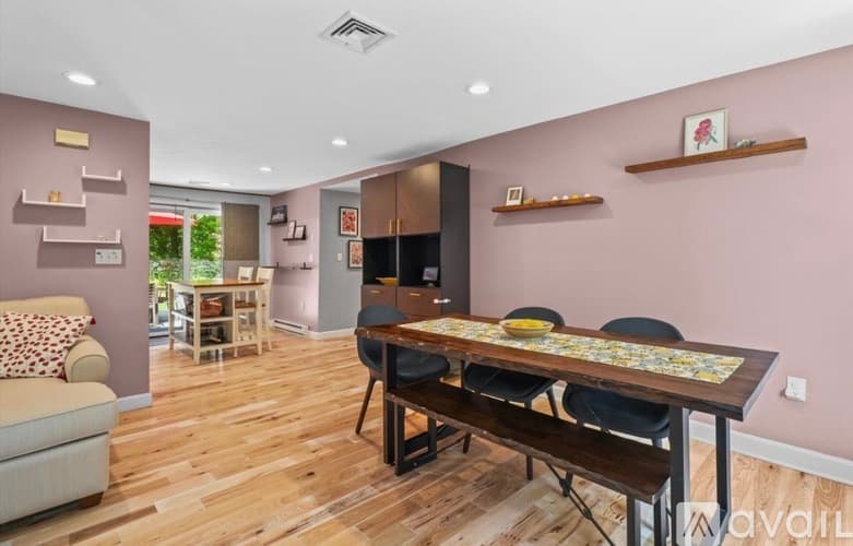 Tyngsborough House: 4 Ratner Road