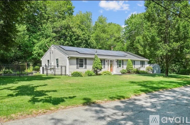 Tyngsborough House: 4 Ratner Road
