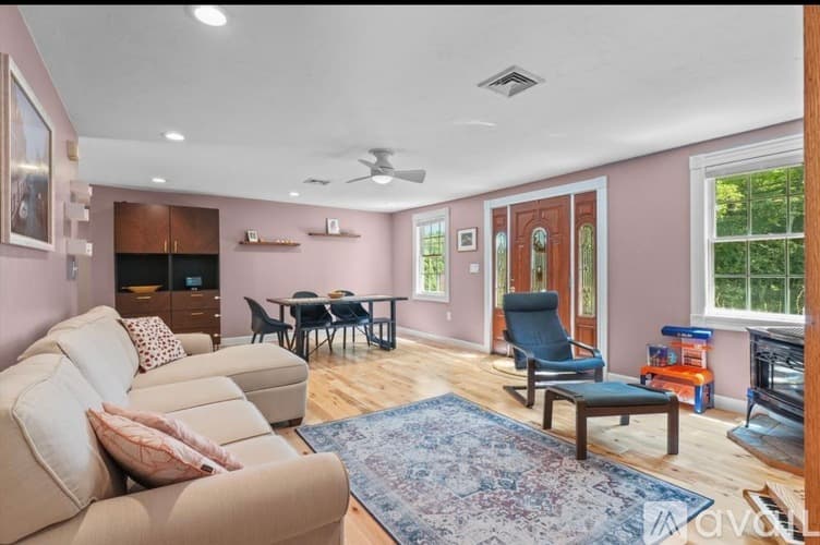 Tyngsborough House: 4 Ratner Road