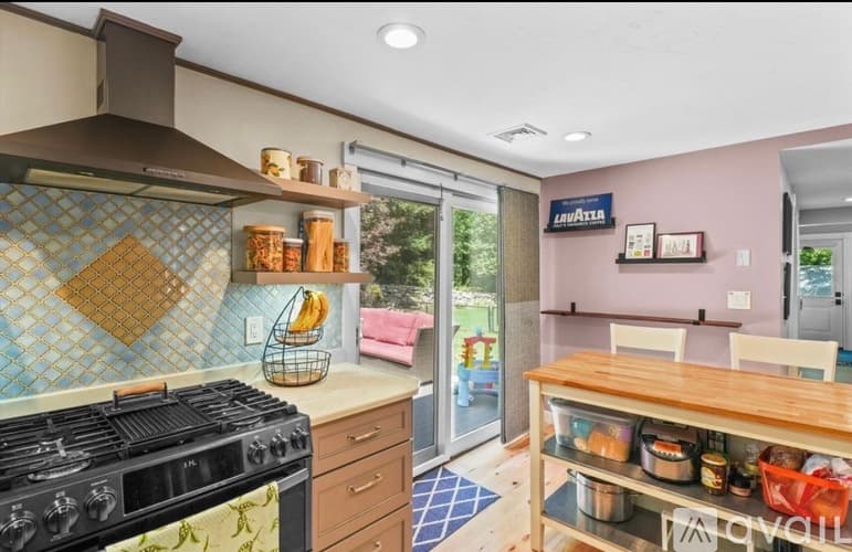 Tyngsborough House: 4 Ratner Road