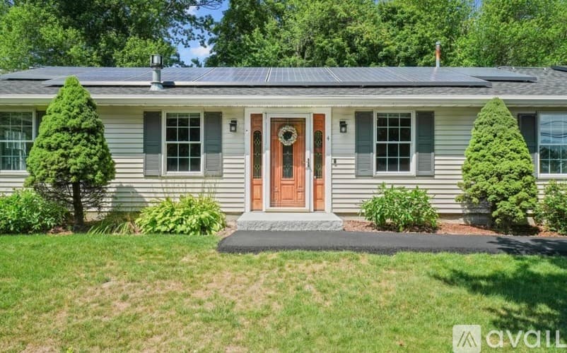 Tyngsborough House: 4 Ratner Road