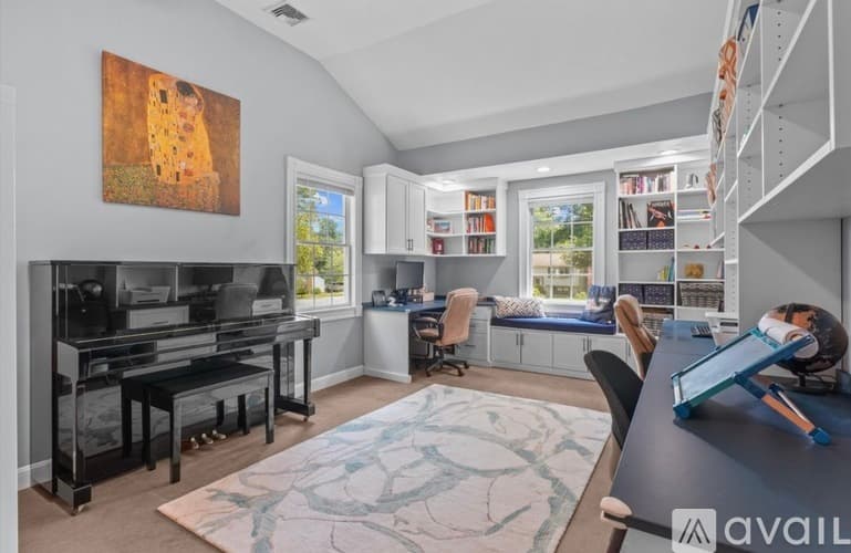 Tyngsborough House: 4 Ratner Road