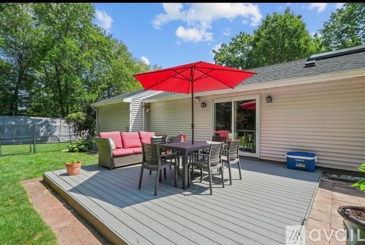 Tyngsborough House: 4 Ratner Road