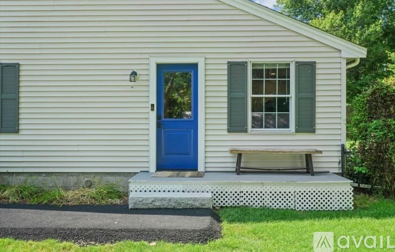 Tyngsborough House: 4 Ratner Road