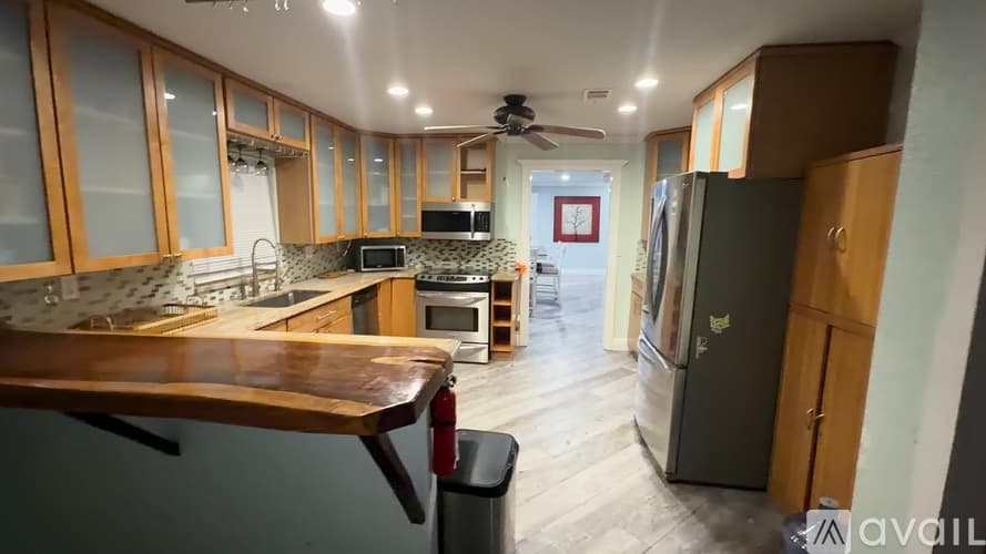 Port St. Lucie House: 102 Southeast Caprona Avenue