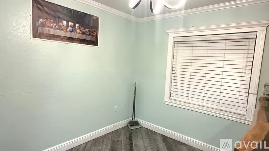 Port St. Lucie House: 102 Southeast Caprona Avenue