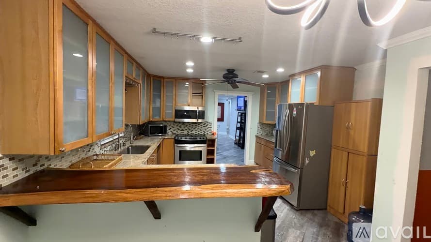 Port St. Lucie House: 102 Southeast Caprona Avenue
