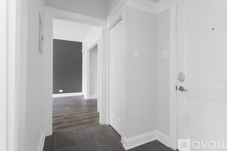 Chicago Apartment: 4555 Malden St