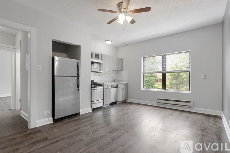 Chicago Apartment: 4555 Malden St