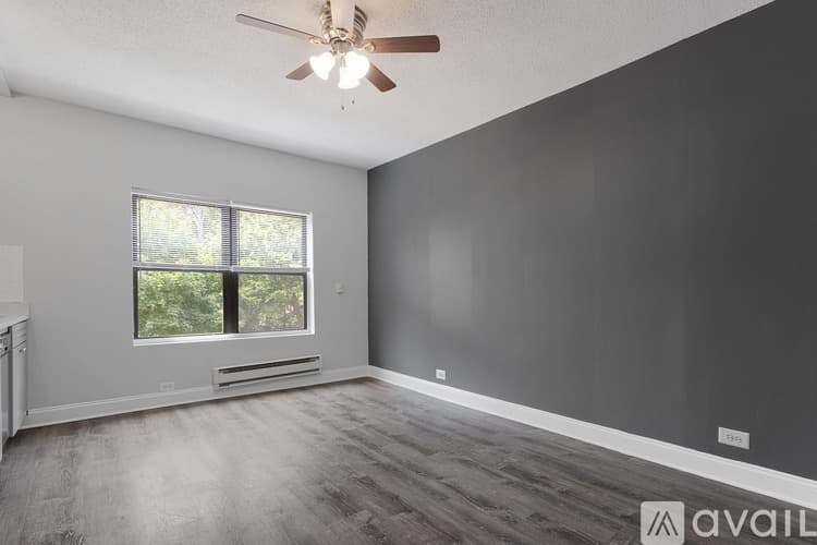 Chicago Apartment: 4555 Malden St
