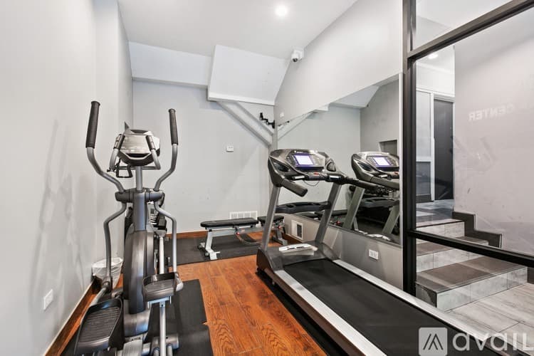 Chicago Apartment: 4555 Malden St