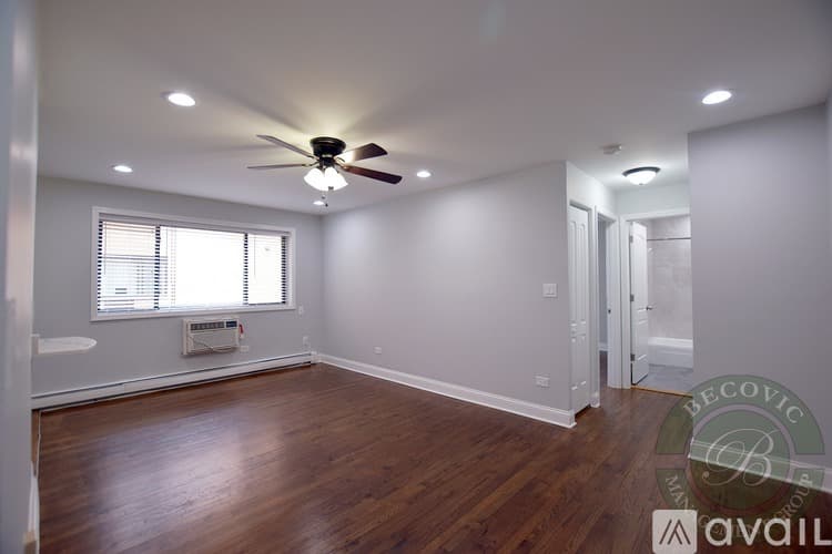 Chicago Apartment: 6201 N Kenmore Ave