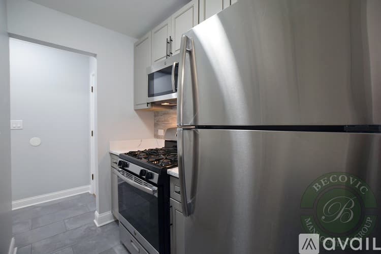 Chicago Apartment: 6201 N Kenmore Ave