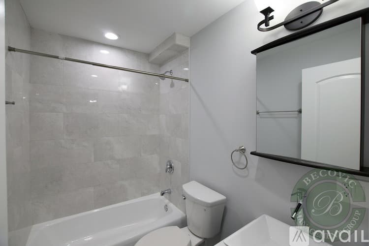 Chicago Apartment: 6201 N Kenmore Ave