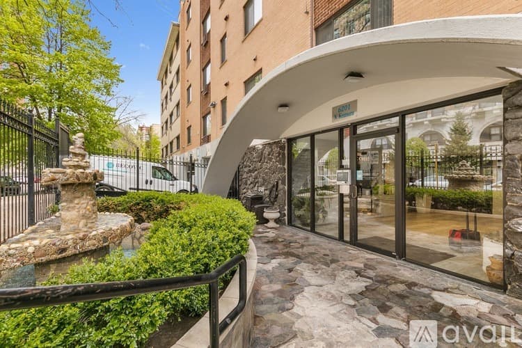 Chicago Apartment: 6201 N Kenmore Ave