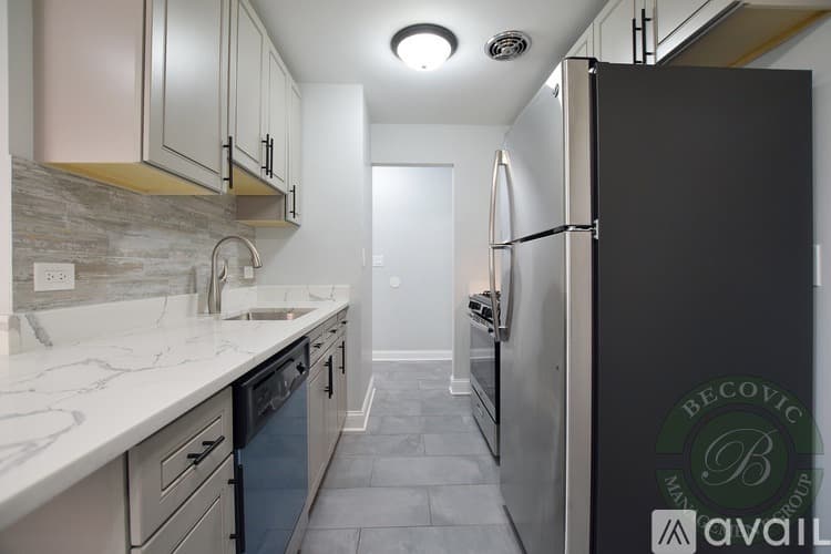 Chicago Apartment: 6201 N Kenmore Ave