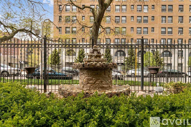 Chicago Apartment: 6201 N Kenmore Ave