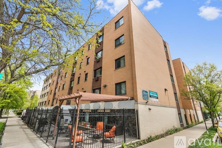 Chicago Apartment: 6201 N Kenmore Ave