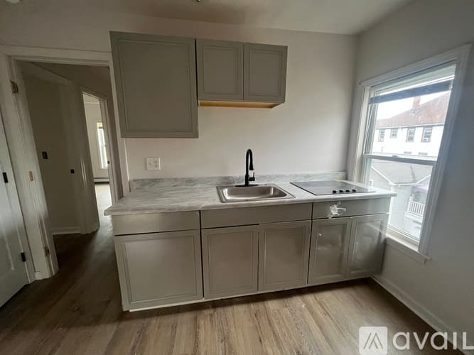Fall River Townhome: 55 Tremont Street