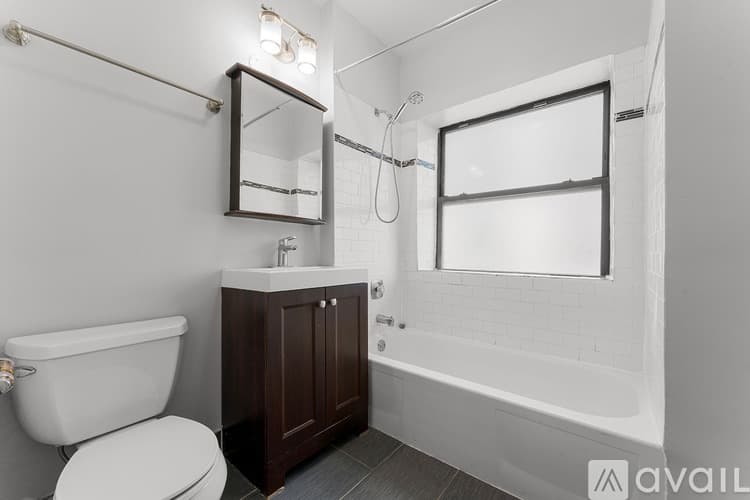 Chicago Apartment: 4520 N Clarendon Ave