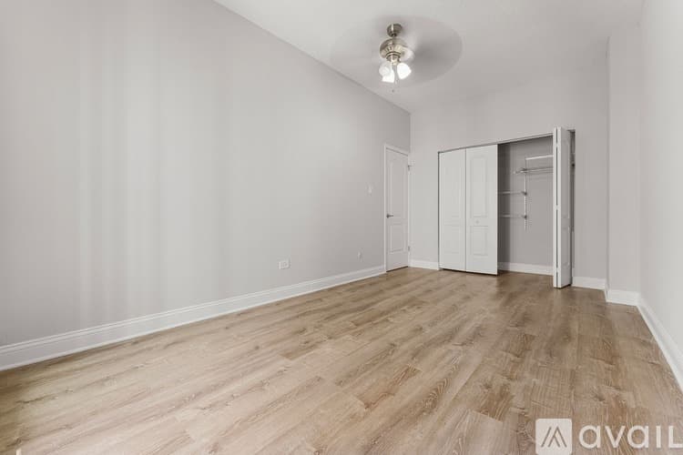 Chicago Apartment: 4520 N Clarendon Ave