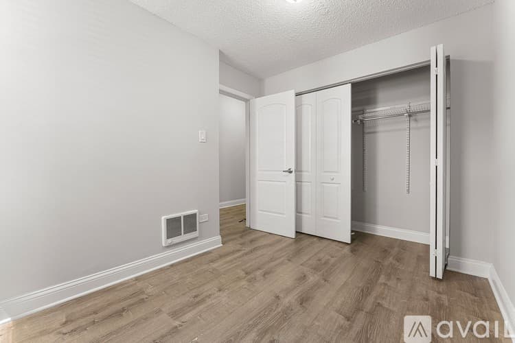 Chicago Apartment: 4520 N Clarendon Ave
