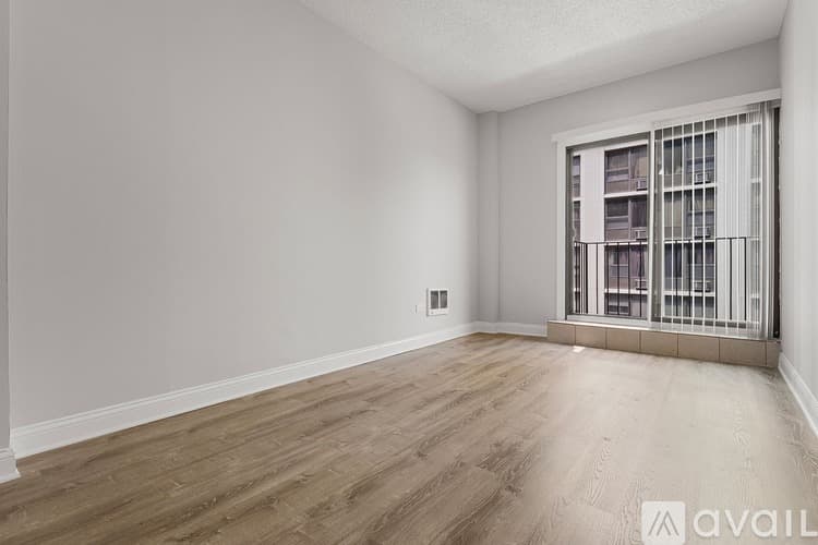 Chicago Apartment: 4520 N Clarendon Ave