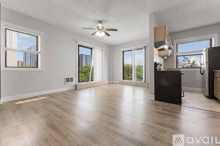 Chicago Apartment: 4520 N Clarendon Ave