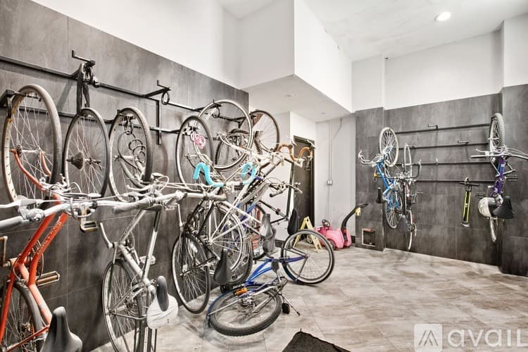 Chicago Apartment: 4520 N Clarendon Ave