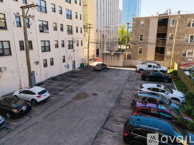 Chicago Apartment: 4520 N Clarendon Ave