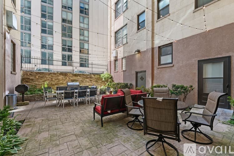 Chicago Apartment: 4520 N Clarendon Ave