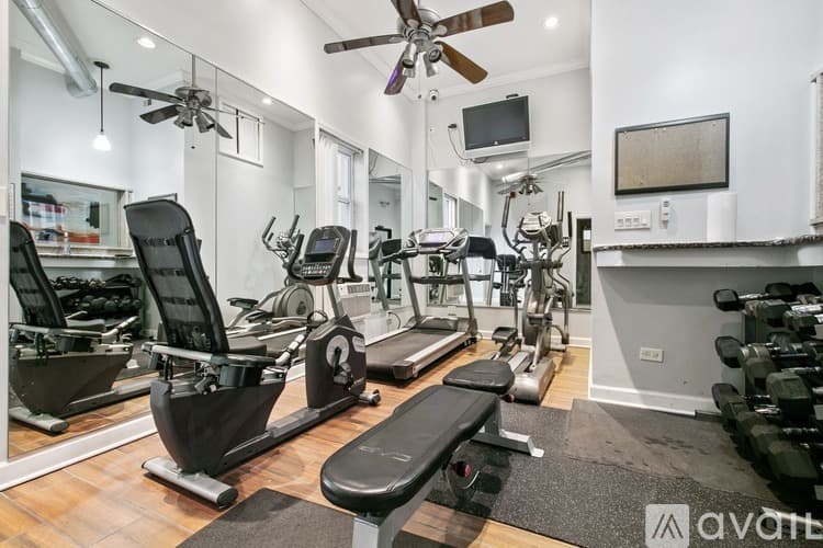 Chicago Apartment: 4520 N Clarendon Ave