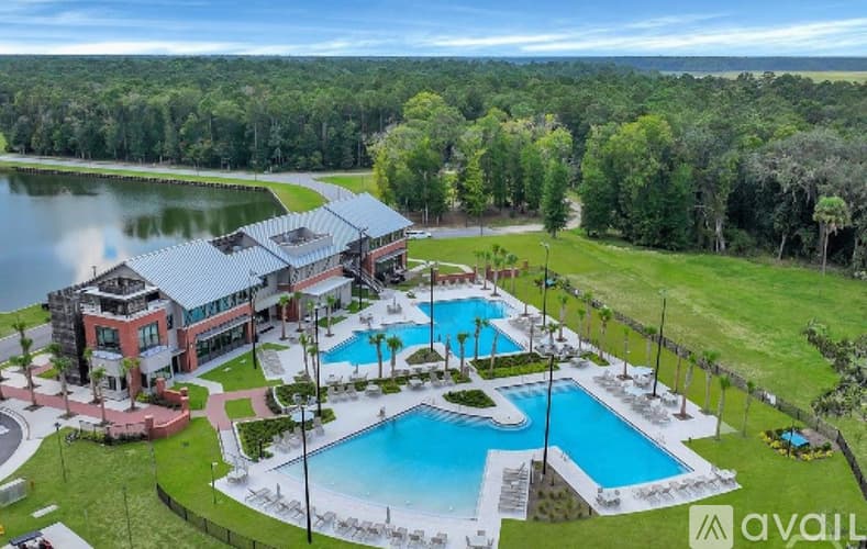 Richmond Hill House: 350 Pulaski Drive