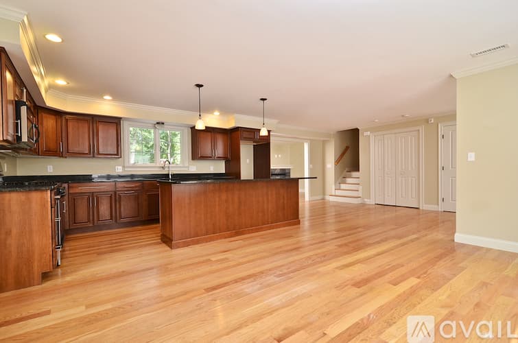 Hingham Townhome: 49 Fottler Rd