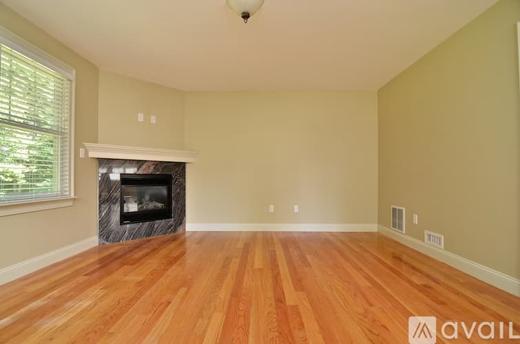 Hingham Townhome: 49 Fottler Rd