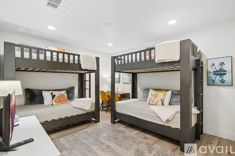 Scottsdale House: 14241 N 54th St